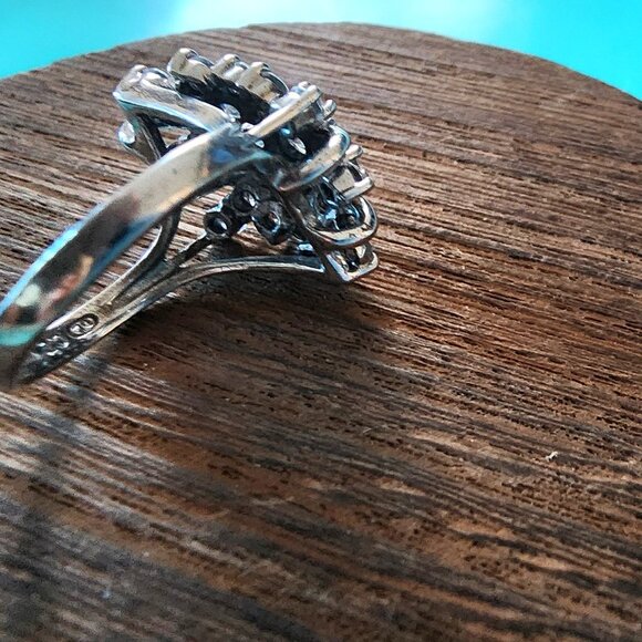 Vintage Sterling Silver & CZ Cocktail Ring for Women- Size 8-Very Good Condition - Picture 8 of 13